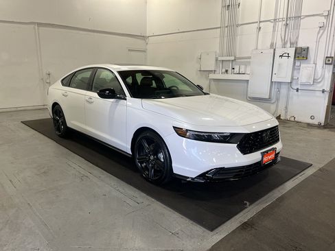 Certified 2025 Honda Accord Sport image 3