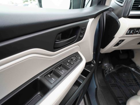 Used 2025 Honda Odyssey EX-L image 7