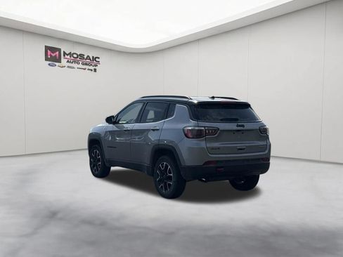 Used 2020 Jeep Compass Trailhawk AWD/4WD image 7