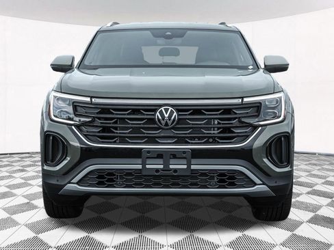 Used 2025 Volkswagen Atlas Cross Sport SE image 7