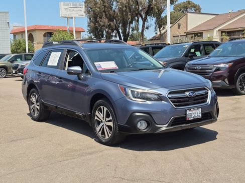 Used 2018 Subaru Outback 3.6R Limited AWD/4WD image 2