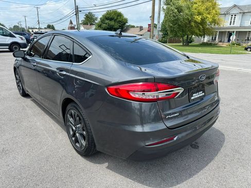 Used 2020 Ford Fusion SE FWD image 10