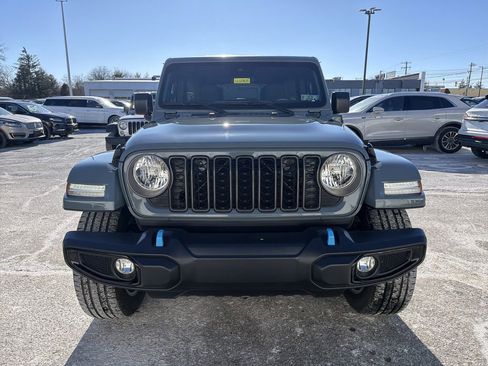 Used 2024 Jeep Wrangler Unlimited w/ Convenience Group image 9