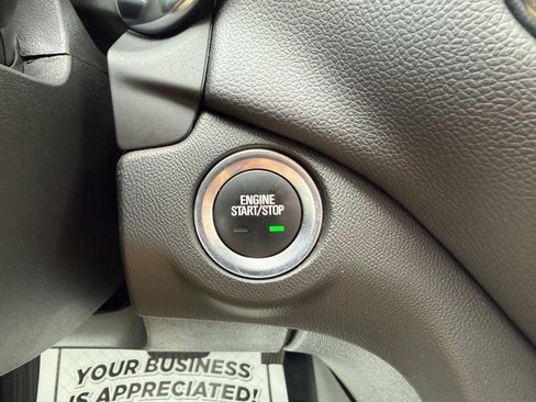 Used 2021 Chevrolet Equinox LT AWD/4WD image 24