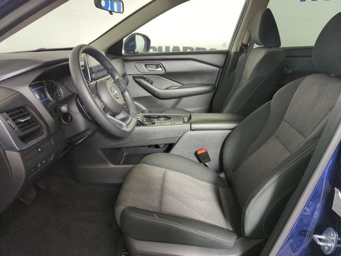Used 2024 Nissan Rogue SV FWD image 7