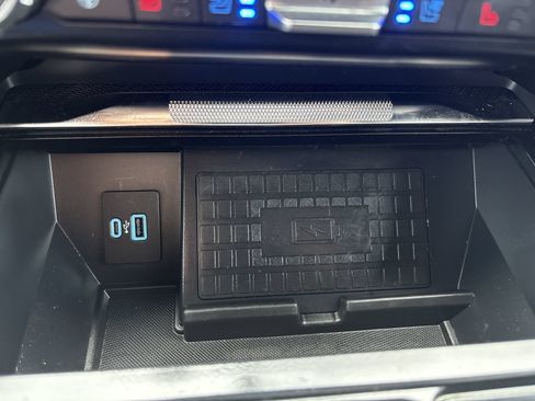 Used 2022 Ford F150 Raptor w/ Equipment Group 801A High AWD/4WD image 8