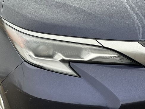 Used 2023 Toyota Sienna Platinum image 47