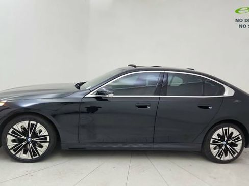 Used 2026 BMW 540i xDrive image 3