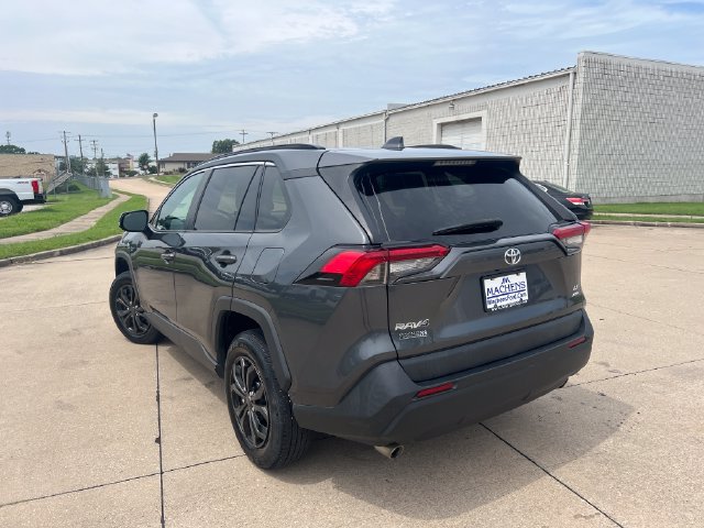 Used 2019 Toyota RAV4 LE w/ All Weather Liner Package AWD/4WD image 4