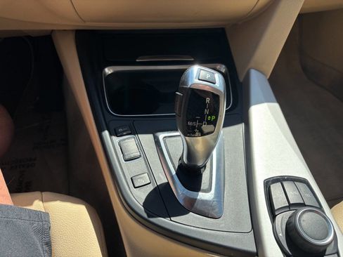 Used 2015 BMW 320i Sedan RWD image 18