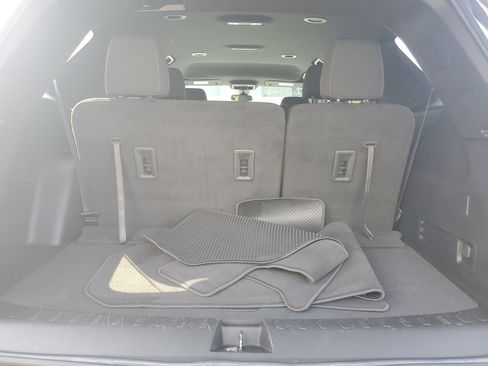 Used 2023 Chevrolet Traverse LT AWD/4WD image 7