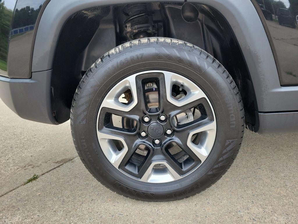Used 2018 Jeep Compass Trailhawk w/ Leather Interior Group AWD/4WD image 5