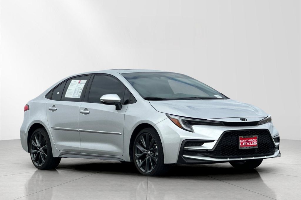 Used 2024 Toyota Corolla SE w/ SE Premium Package FWD image 8