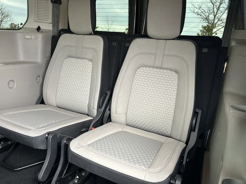 Used 2019 Ford Transit Connect XLT image 27