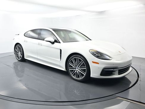Used 2018 Porsche Panamera 4S image 17