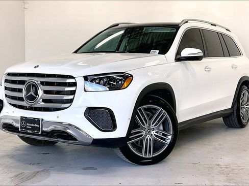 Used 2026 Mercedes-Benz GLS 450 4MATIC image 2
