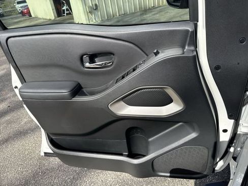 Used 2024 Nissan Frontier SV w/ SV Convenience Package image 25