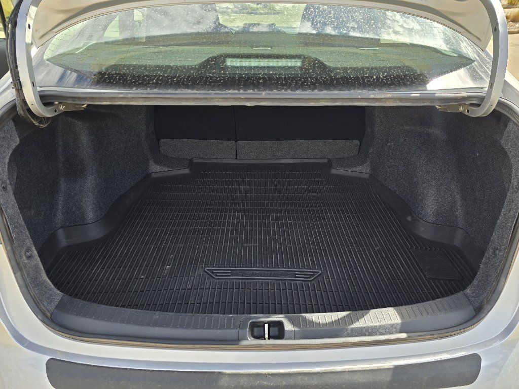 Used 2025 Toyota Corolla LE FWD image 31