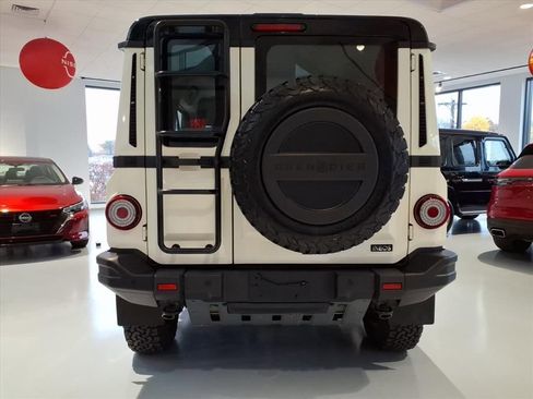 Used 2024 INEOS Grenadier Fieldmaster Edition image 8