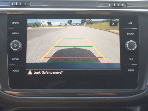 Used 2024 Volkswagen Tiguan SE FWD image 7