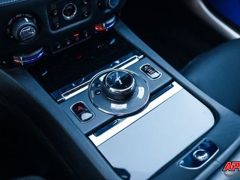 Used 2017 Rolls-Royce Wraith image 22