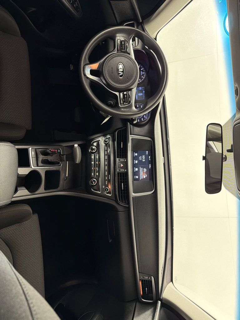 Used 2018 Kia Optima LX FWD image 24