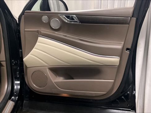 Used 2024 Genesis GV80 2.5T w/ Prestige Package image 12