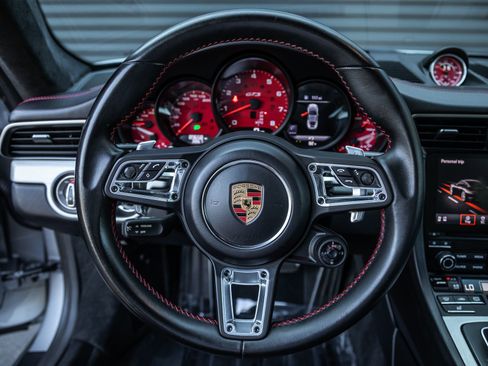 Certified 2019 Porsche 911 Carrera GTS image 11