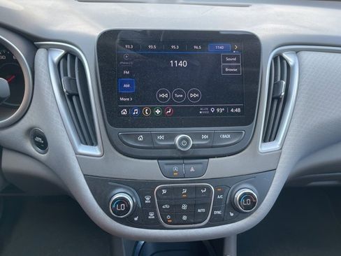 Used 2022 Chevrolet Malibu LT image 11