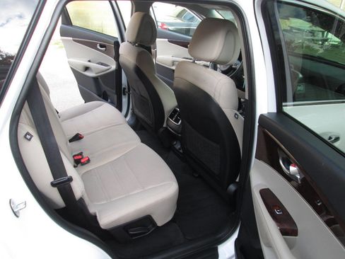 Used 2016 Kia Sorento LX image 20
