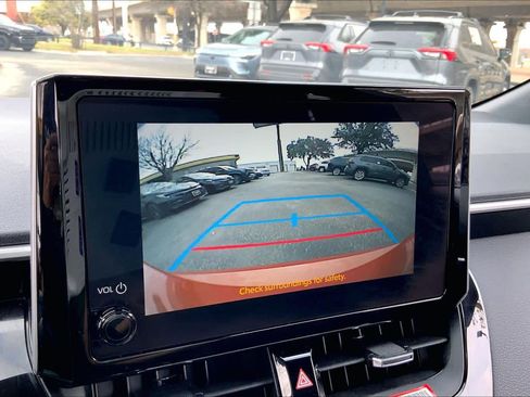 Used 2025 Toyota Corolla SE image 25