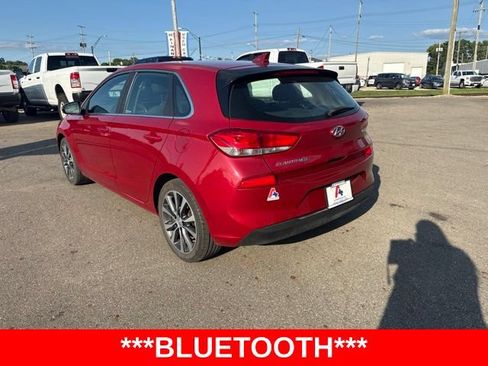 Used 2020 Hyundai Elantra GT FWD image 5