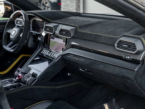 Used 2024 Lamborghini Urus Performante image 28