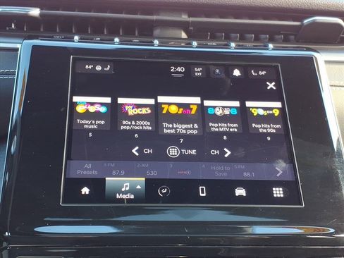 Used 2023 Jeep Grand Cherokee Altitude image 16