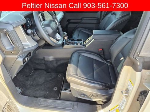 Used 2025 Ford Bronco Outer Banks AWD/4WD image 18