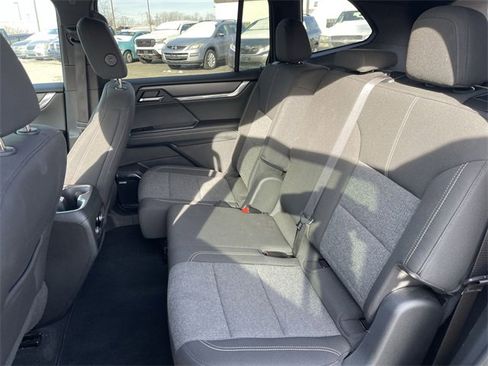 Used 2025 GMC Acadia Elevation image 22