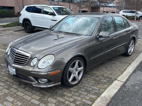 Used 2009 Mercedes-Benz E 350 Sedan image 1