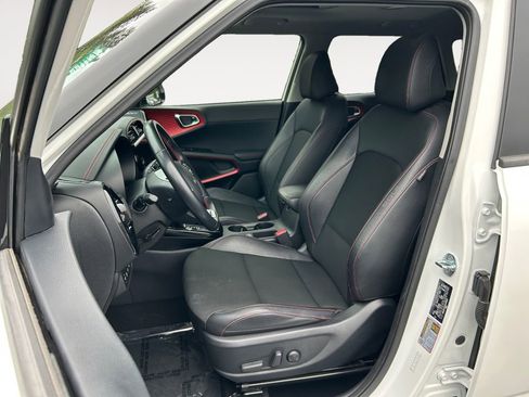 Used 2023 Kia Soul GT-Line w/ GT-Line Technology Package FWD image 6
