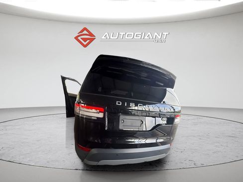 Used 2020 Land Rover Discovery SE AWD/4WD image 4