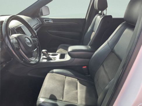 Used 2020 Jeep Grand Cherokee Altitude image 12