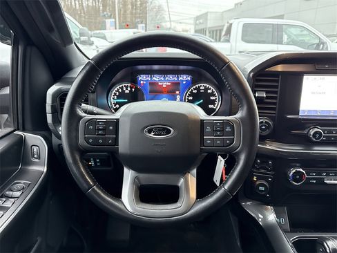 Used 2022 Ford F150 XLT w/ XLT Black Appearance Package image 12