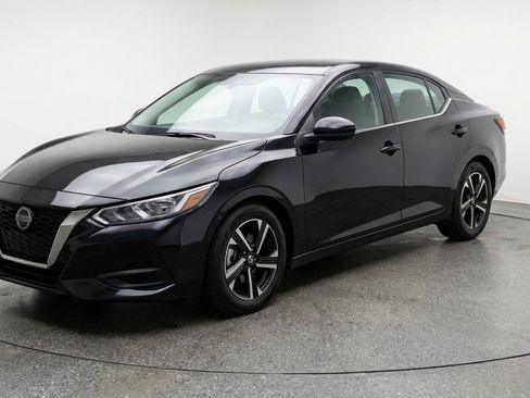 Used 2025 Nissan Sentra SV image 3