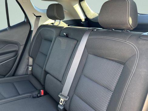 Used 2022 GMC Terrain SLE w/ Driver Convenience Package image 15