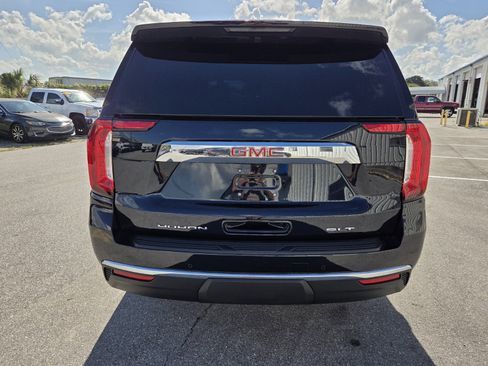 Used 2023 GMC Yukon XL SLT w/ SLT Luxury Package image 8