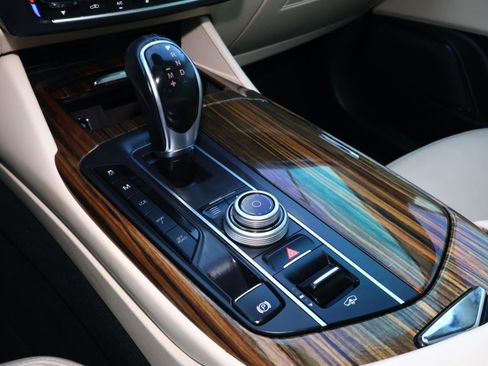 Used 2017 Maserati Levante image 25