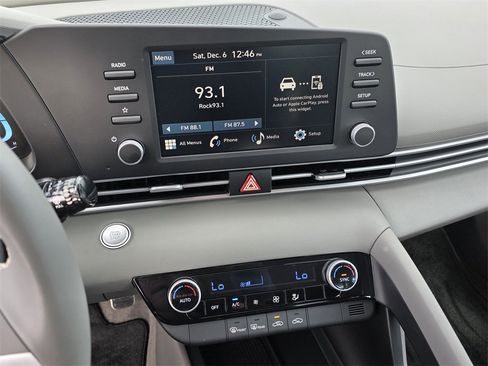 Certified 2025 Hyundai Elantra Sport image 9