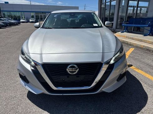 Used 2022 Nissan Altima 2.5 SV AWD/4WD image 2
