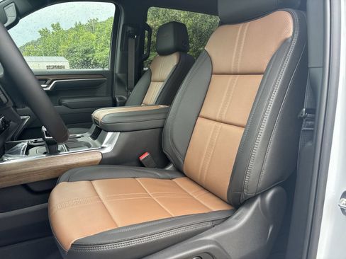 New 2026 Chevrolet Silverado 1500 High Country AWD/4WD image 14