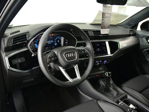New 2025 Audi Q3 2.0T Premium w/ Convenience Package image 3