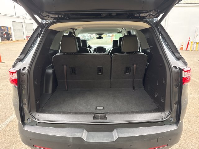 Used 2019 Chevrolet Traverse LT w/ LT Premium Package AWD/4WD image 13